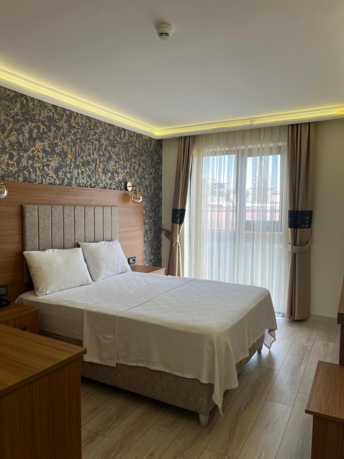 Golden Lux Hotel Antália Exterior foto